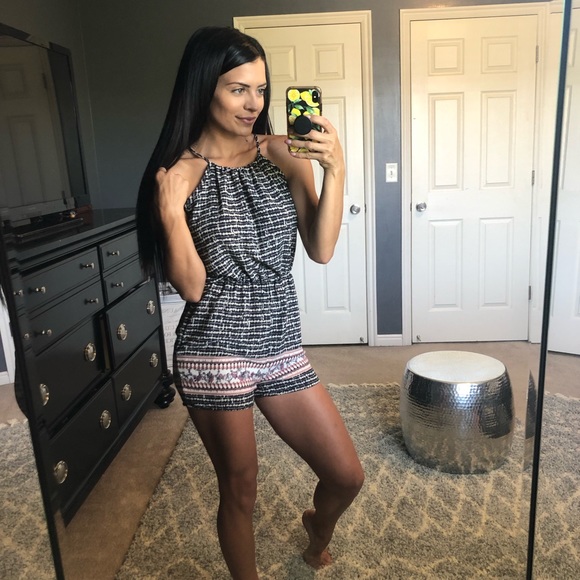 Pattern Short Romper - Picture 5 of 5